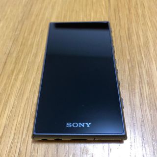 ウォークマン(WALKMAN)のNW-A106 32GB Walkman 専用純正カバー付き(ポータブルプレーヤー)