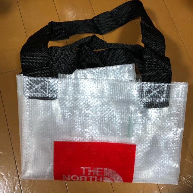 THE NORTH FACE(ザノースフェイス)のノースフェイス　トートバッグ　国内未入荷 レディースのバッグ(トートバッグ)の商品写真