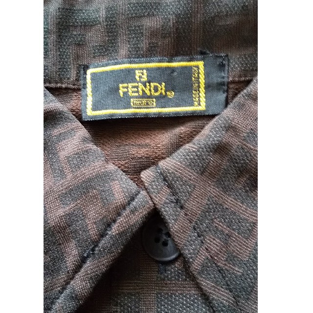 【値下げ】フェンディ ポロシャツ 正規品 FENDI レア ズッカ柄 半袖 希少 【値下げ】フェンディ ポロシャツ 正規品 FENDI レア ズッカ柄 半袖 希少