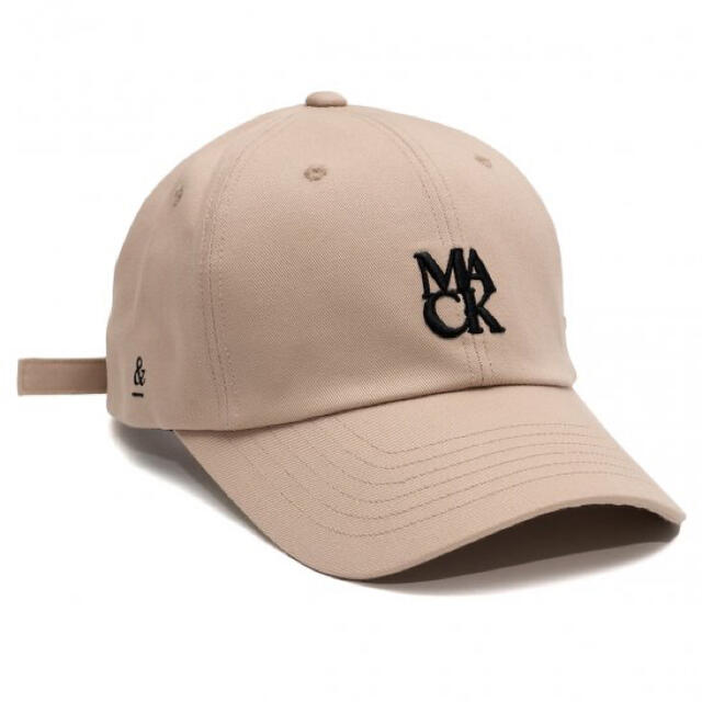 防弾少年団(BTS)(ボウダンショウネンダン)のMACK BARRY VOLUME MACK LOGO CAP (BEIGE) メンズの帽子(キャップ)の商品写真