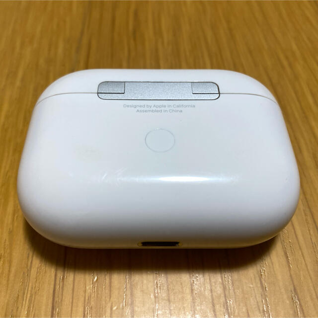 Apple(アップル)の【AppleCare+付き】AirPods Pro おまけのケース付き スマホ/家電/カメラのオーディオ機器(ヘッドフォン/イヤフォン)の商品写真