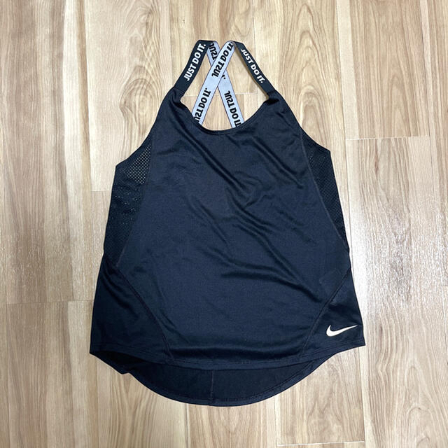 NIKE(ナイキ)の【mipp様専用】NIKE タンクトップ ショートパンツセット レディースのトップス(タンクトップ)の商品写真