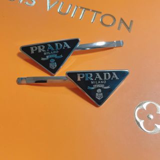 PRADA ヘアピン ノベルティ