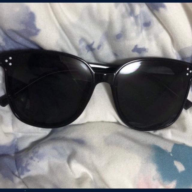 韓国　サングラス　メガネ　黒縁　愛の不着時　ZARA  眼鏡　オルちゃん　黒 レディースのファッション小物(サングラス/メガネ)の商品写真