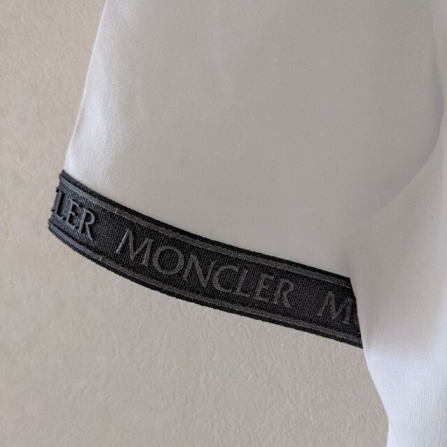 MONCLER(モンクレール)の【新品正規品】 Moncler Lサイズ　ロゴTシャツ メンズのトップス(Tシャツ/カットソー(半袖/袖なし))の商品写真