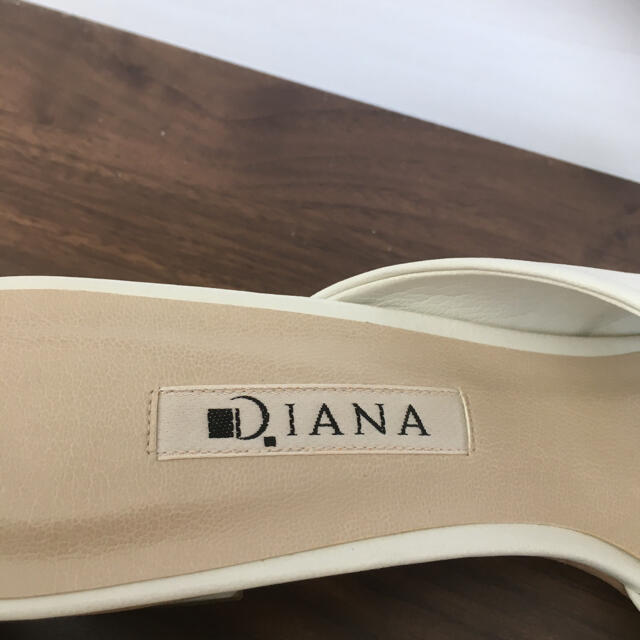 DIANA(ダイアナ)のDIANA♡サンダル　ホワイト　白色 レディースの靴/シューズ(サンダル)の商品写真