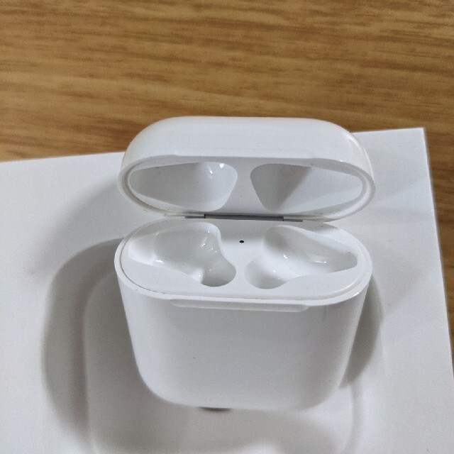 付属品有 Apple AirPods 第1世代 MMEF2J/A ヘッドフォン/イヤフォン 付属品有 Apple AirPods 第1世代 MMEF2J/A ヘッドフォン/イヤフォン
