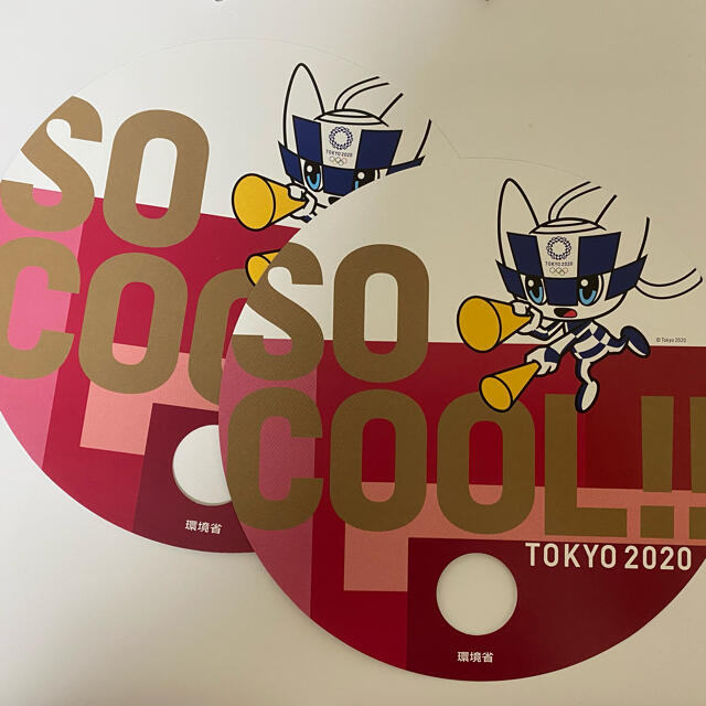 東京オリンピック2020 紙製うちわ2枚セット エンタメ/ホビーのコレクション(ノベルティグッズ)の商品写真