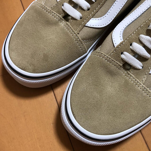 VANS(ヴァンズ)の新品未使用　バンズ  VANS オールドスクール ベージュ 24.5 レディースの靴/シューズ(スニーカー)の商品写真