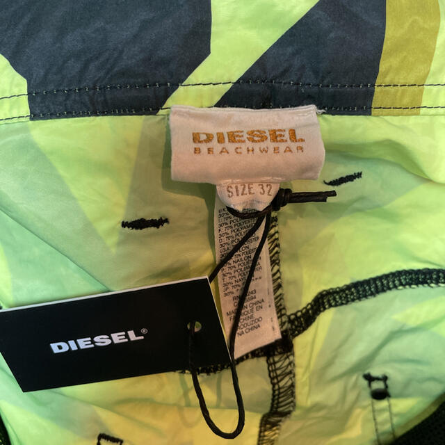 DIESEL(ディーゼル)の【新品最終☆売切特価】ディーゼル水着　黄×黒　サイズ３２ メンズの水着/浴衣(水着)の商品写真