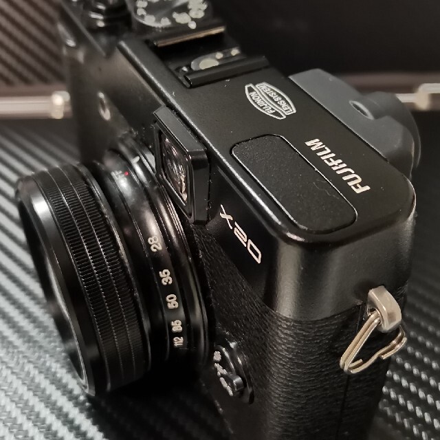 富士フイルム(フジフイルム)のFUJIFILM フジフイルム デジタルカメラ X20 スマホ/家電/カメラのカメラ(ミラーレス一眼)の商品写真