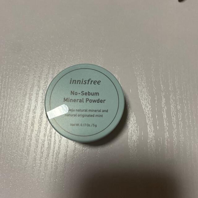 Innisfree(イニスフリー)のinnisfree Mineral Powder イニエスフリーミネラルパウダー コスメ/美容のベースメイク/化粧品(フェイスパウダー)の商品写真