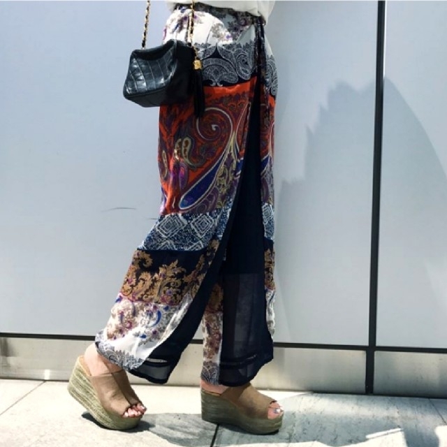 Ameri VINTAGE(アメリヴィンテージ)のAmeri【タグ付未使用品】PATTERN ETHNIC KITE PANTS レディースのパンツ(カジュアルパンツ)の商品写真