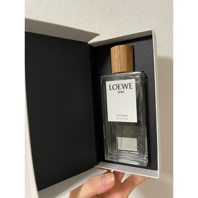 LOEWE(ロエベ)のLOEWE L001 WOMAN Eau de Toilette 100ml コスメ/美容の香水(ユニセックス)の商品写真