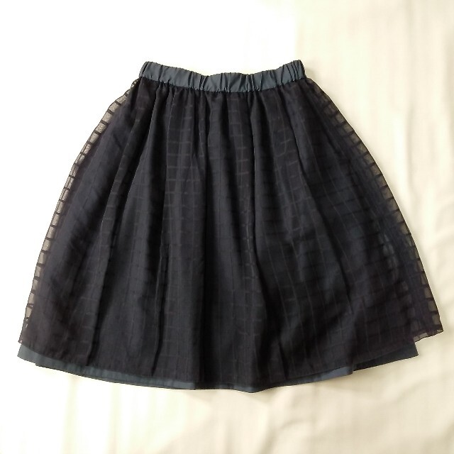 INDIVI(インディヴィ)のINDIVI リバーシブル フレアスカート チュール 格子模様 サイズ40 レディースのスカート(ひざ丈スカート)の商品写真