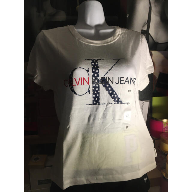 Calvin Klein(カルバンクライン)のカルバンクライン　Calvin Klein Tシャツ レディースのトップス(Tシャツ(半袖/袖なし))の商品写真