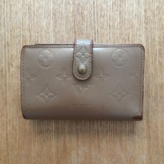 ルイヴィトン(LOUIS VUITTON)のルイヴィトンがま口二つ折り財布　ベージュ　お値下げしました！(財布)