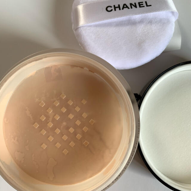 CHANEL(シャネル)のCHANELフェイス　パウダー コスメ/美容のベースメイク/化粧品(フェイスパウダー)の商品写真