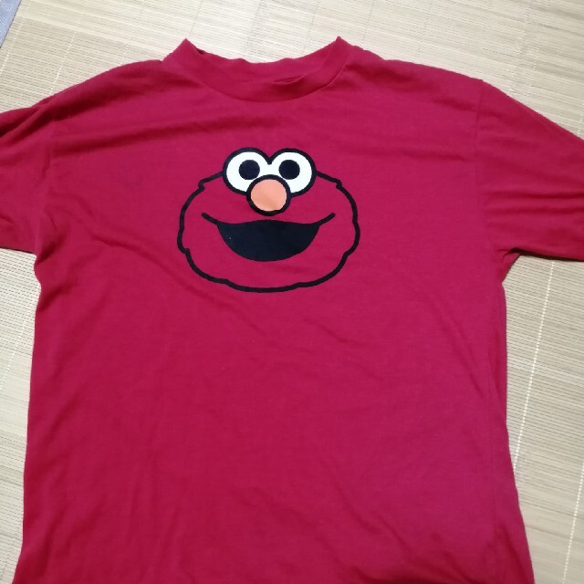 SESAME STREET(セサミストリート)のエルモ　Tシャツ キッズ/ベビー/マタニティのキッズ服男の子用(90cm~)(Tシャツ/カットソー)の商品写真