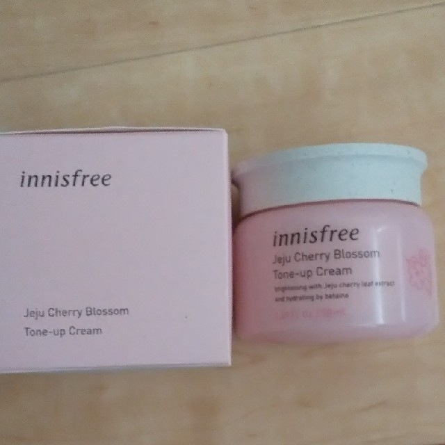 Innisfree(イニスフリー)の値下げイニスフリー innisfree  チェリーブロッサムトーンアップクリーム コスメ/美容のベースメイク/化粧品(化粧下地)の商品写真