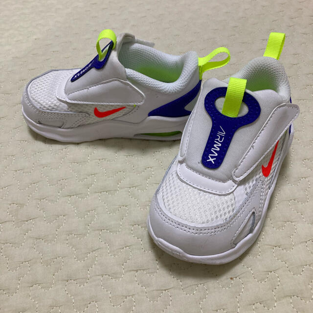 NIKE(ナイキ)の美品NIKEキッズシューズ キッズ/ベビー/マタニティのキッズ靴/シューズ(15cm~)(スニーカー)の商品写真