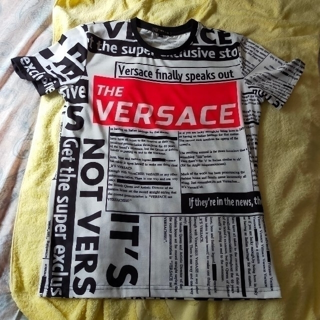 ［希少限定品新品］VERSACE　TシャツTシャツ/カットソー(半袖/袖なし)