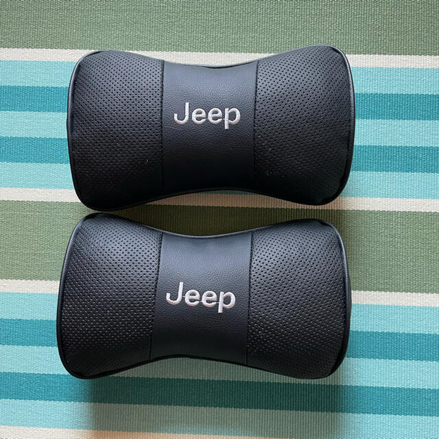 Jeep(ジープ)のJeepレザーネックパッド 自動車/バイクの自動車(車内アクセサリ)の商品写真