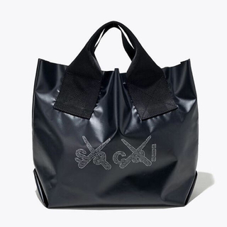 サカイ(sacai)のsacai x KAWS Print Tote Bag  トートバッグ 黒 新品(トートバッグ)