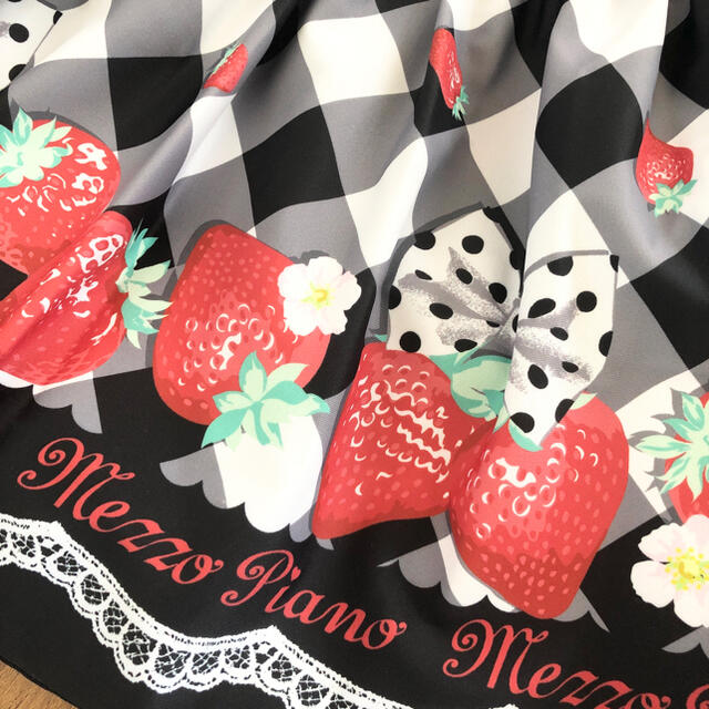 mezzo piano(メゾピアノ)の【ご専用】メゾピアノ 新品水着＆ラッシュガード 110 キッズ/ベビー/マタニティのキッズ服女の子用(90cm~)(水着)の商品写真