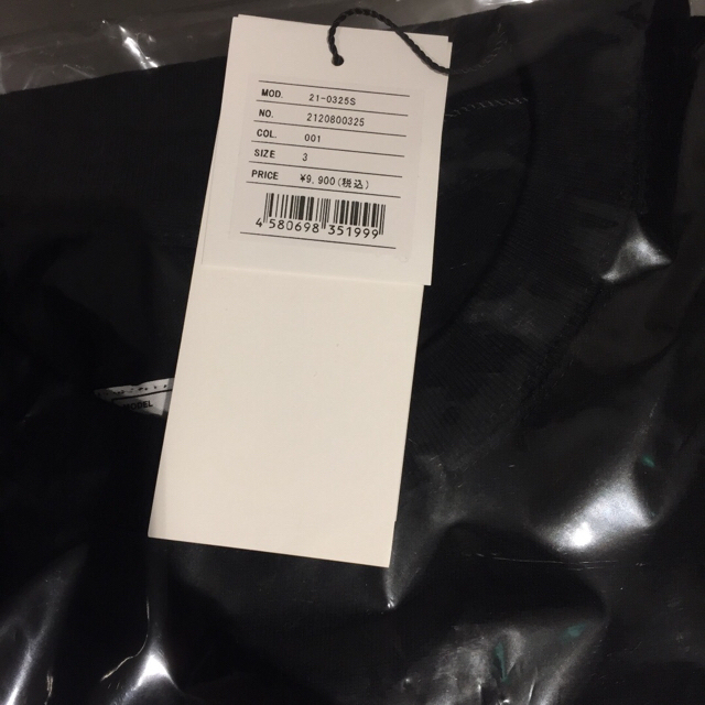 sacai(サカイ)のsacai x KAWS Print Tシャツ ブラック サイズ3 新品 メンズのトップス(Tシャツ/カットソー(半袖/袖なし))の商品写真
