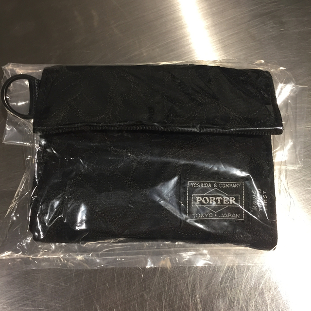 KAWS TOKYO FIRST PORTER ウォレット ブラック 新品 KAWS TOKYO FIRST PORTER ウォレット ブラック 新品