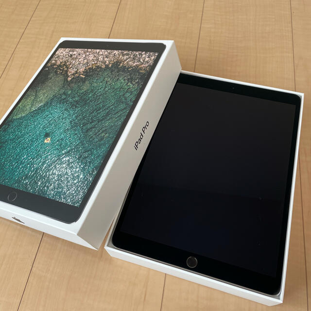 Apple(アップル)のiPad Pro 10.5インチ スペースグレイ 64GB スマホ/家電/カメラのPC/タブレット(タブレット)の商品写真