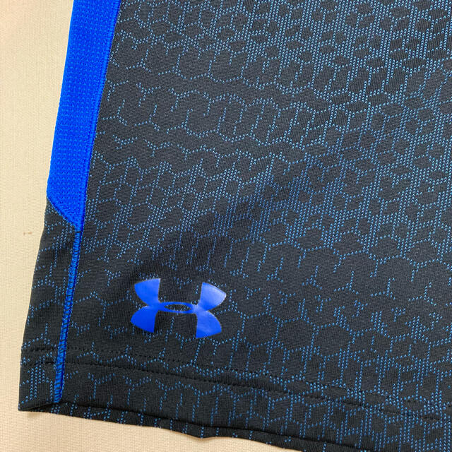 UNDER ARMOUR(アンダーアーマー)のアンダーアーマー スポーツ ハーフパンツ ブルー 総柄  XXLサイズ メンズのパンツ(ショートパンツ)の商品写真