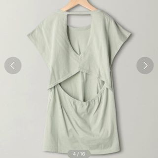 ビューティアンドユースユナイテッドアローズ(BEAUTY&YOUTH UNITED ARROWS)のr jubilee  未使用品　バックオープントップス(Tシャツ(半袖/袖なし))