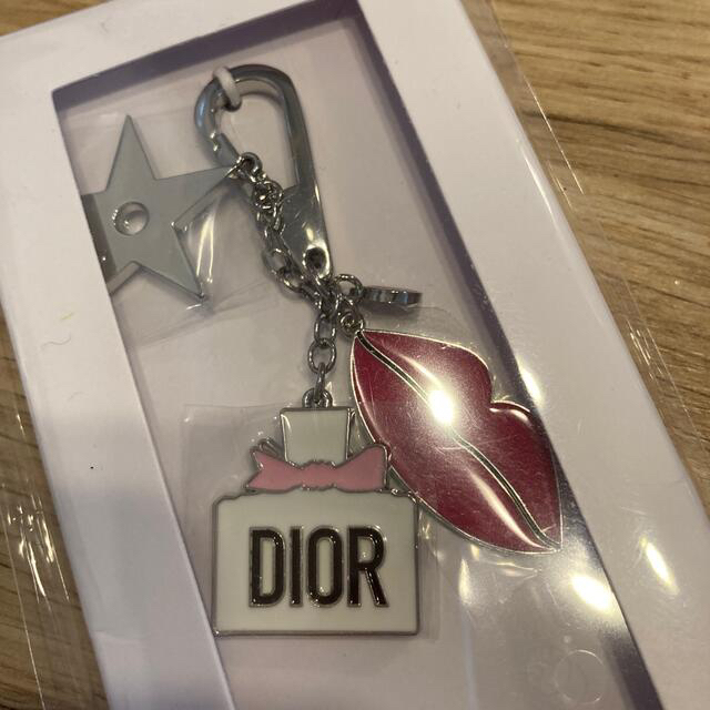 Christian Dior(クリスチャンディオール)のDior ノベルティ　キーチャーム　キーホルダー レディースのファッション小物(キーホルダー)の商品写真