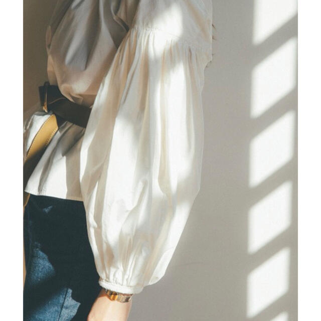 IENA(イエナ)のCLANE 21ss volume puff smock tops ブラウス レディースのトップス(シャツ/ブラウス(長袖/七分))の商品写真