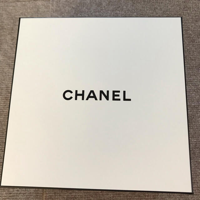 CHANEL(シャネル)のCHANEL ザ バス タブレット N°5  ファクトリー5 100周年 限定品 コスメ/美容のボディケア(入浴剤/バスソルト)の商品写真