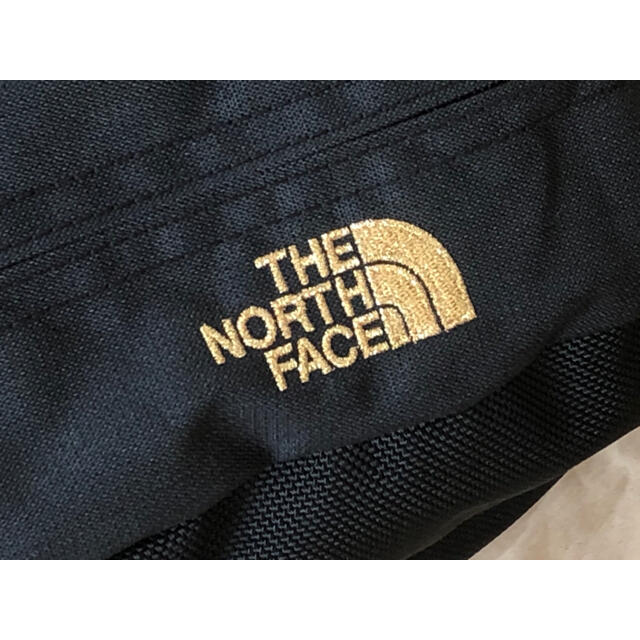 THE NORTH FACE(ザノースフェイス)のブラック×ゴールド ★ノースフェイス★スウィープ ウエストポーチ ウエストバッグ メンズのバッグ(ボディーバッグ)の商品写真