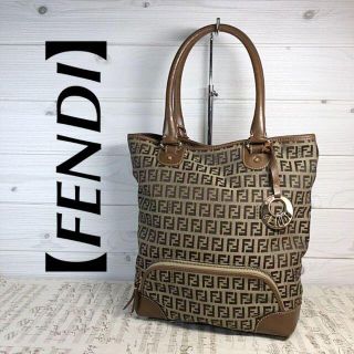 フェンディ(FENDI)の【FENDI】ズッキーノ　FF柄　ロゴ金具　ハンドバッグ　ジャガード(ハンドバッグ)