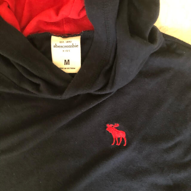 Abercrombie&Fitch(アバクロンビーアンドフィッチ)のアバクロ　フード付き　ロングTシャツ　150 キッズ/ベビー/マタニティのキッズ服男の子用(90cm~)(Tシャツ/カットソー)の商品写真