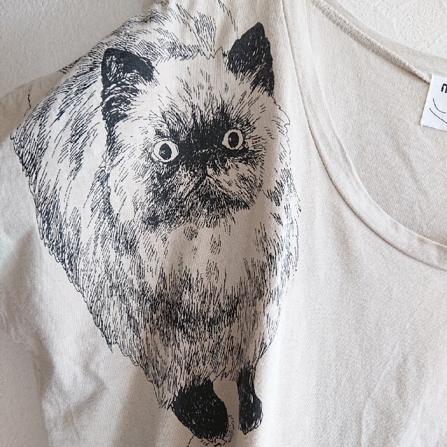 marble(マーブル)のmarble マーブルシュッド  猫 ネコ ねこ Tシャツ ベージュ L相当 レディースのトップス(Tシャツ(半袖/袖なし))の商品写真