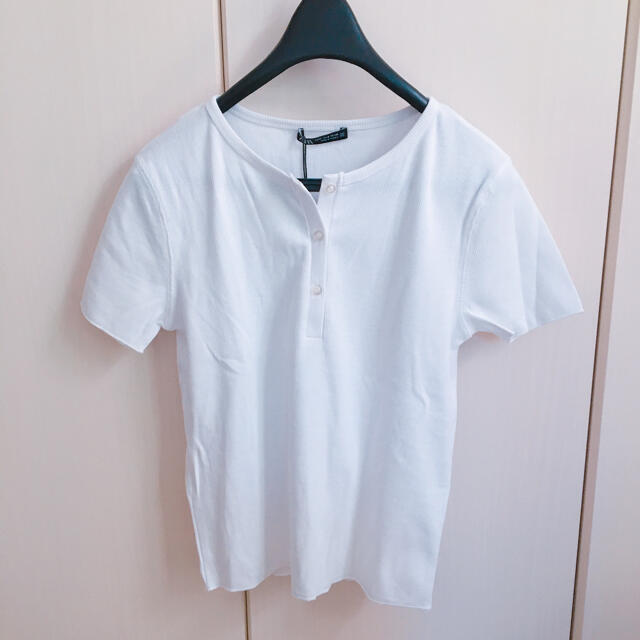 ZARA(ザラ)のZARA Tシャツ　タグつき レディースのトップス(Tシャツ(半袖/袖なし))の商品写真