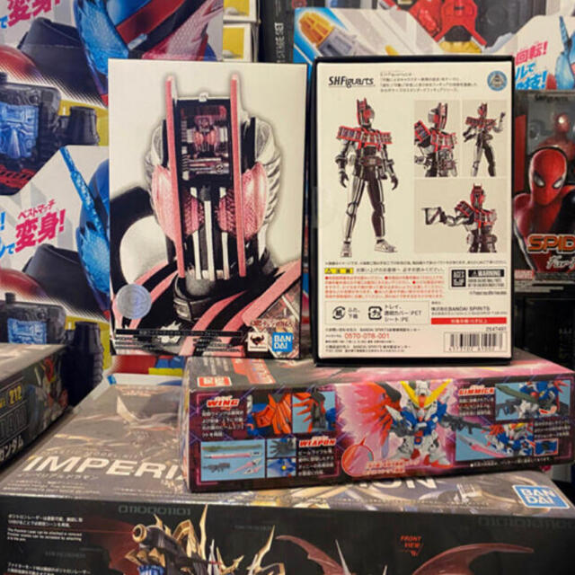 日本最大の S.H.Figuarts（真骨彫製法）仮面ライダーディケイド