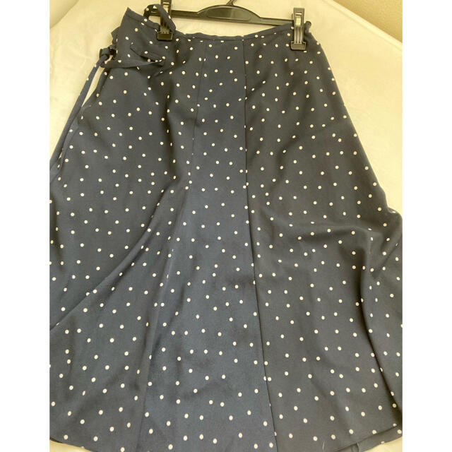 IENA(イエナ)のイエナIENAドットスカート　紺 レディースのスカート(ロングスカート)の商品写真