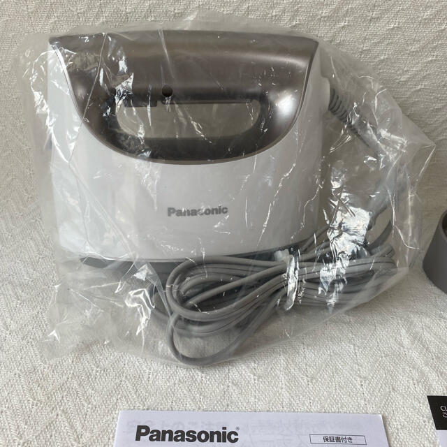 Panasonic(パナソニック)のPanasonic アイロン NI-CFS750-S スチーマー ファッション スマホ/家電/カメラの生活家電(アイロン)の商品写真