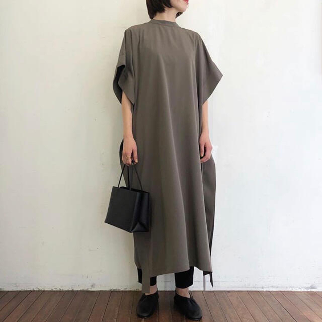 HYKE(ハイク)の新品☆HYKE☆ SLEEVELESS DRESS レディースのワンピース(ロングワンピース/マキシワンピース)の商品写真