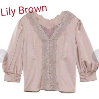 リリーブラウン(Lily Brown)のLily Brown サテンフロント釦ブラウス  リリーブラウン　レース(シャツ/ブラウス(半袖/袖なし))