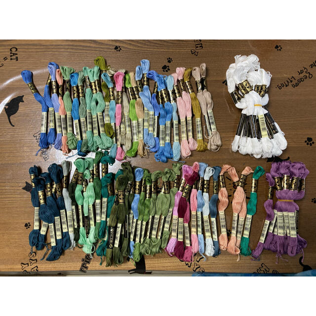 DMC刺繍糸【２１本】 ハンドメイドの素材/材料(生地/糸)の商品写真