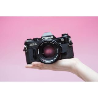 キヤノン(Canon)の【完動美品】Canon AE-1 歴史的名機　50mm F1.4付き(フィルムカメラ)