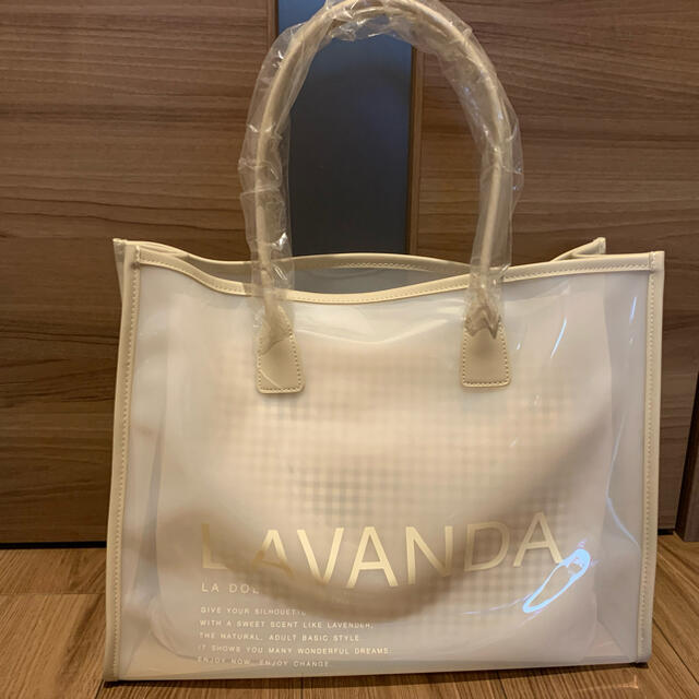 AAA(トリプルエー)の【最終値下げ】LAVANDA PVCバッグ 白 レディースのバッグ(ハンドバッグ)の商品写真